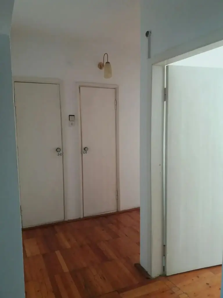 3 xonali kvartira sotiladi − 79 m²
