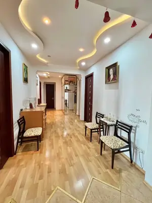 4 xonali kvartira sotiladi − 182 m²