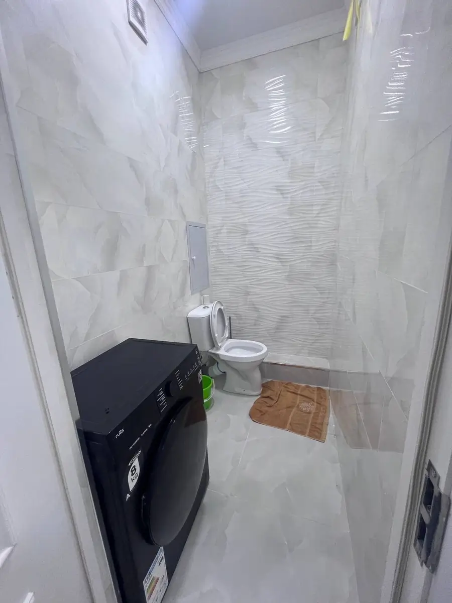 Сдается 2-комнатная квартира − 56 м²
