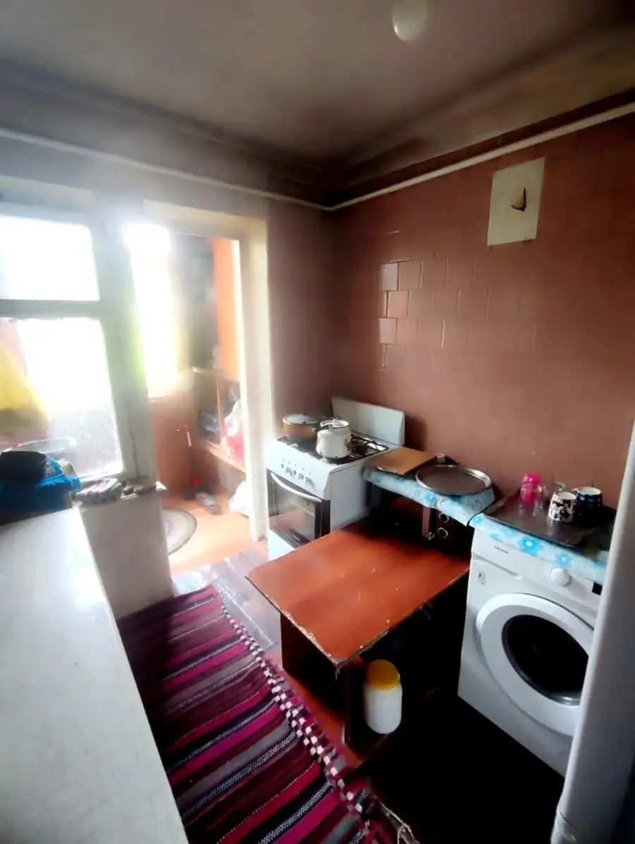 2 xonali kvartira sotiladi − 44 m²