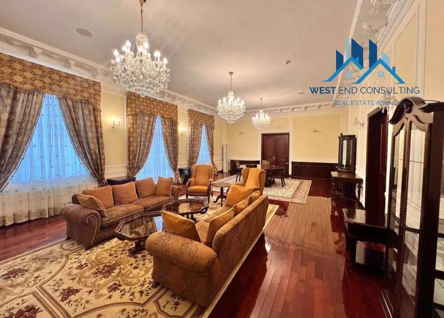 Ijaraga 2 qavatli uy − 850 m²
