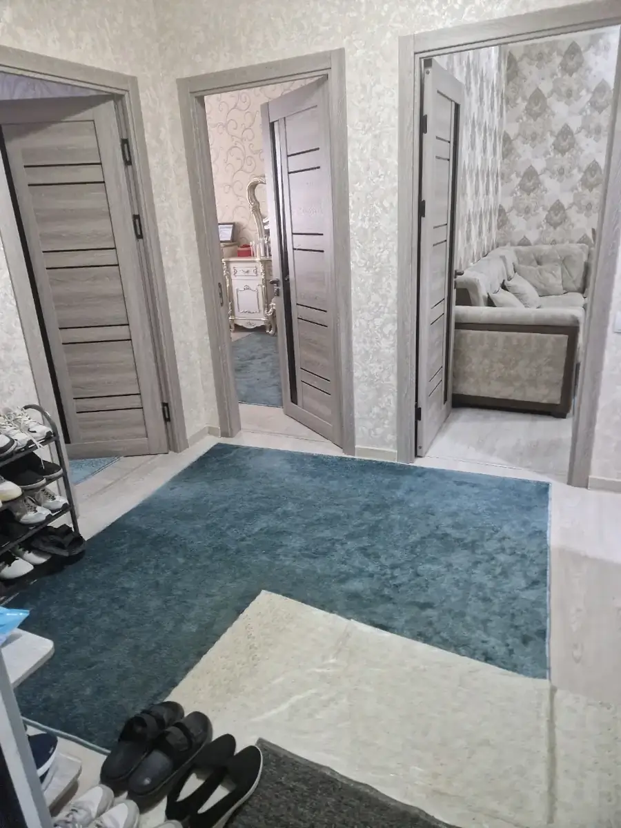 Продается 3-комнатная квартира − 70 м²