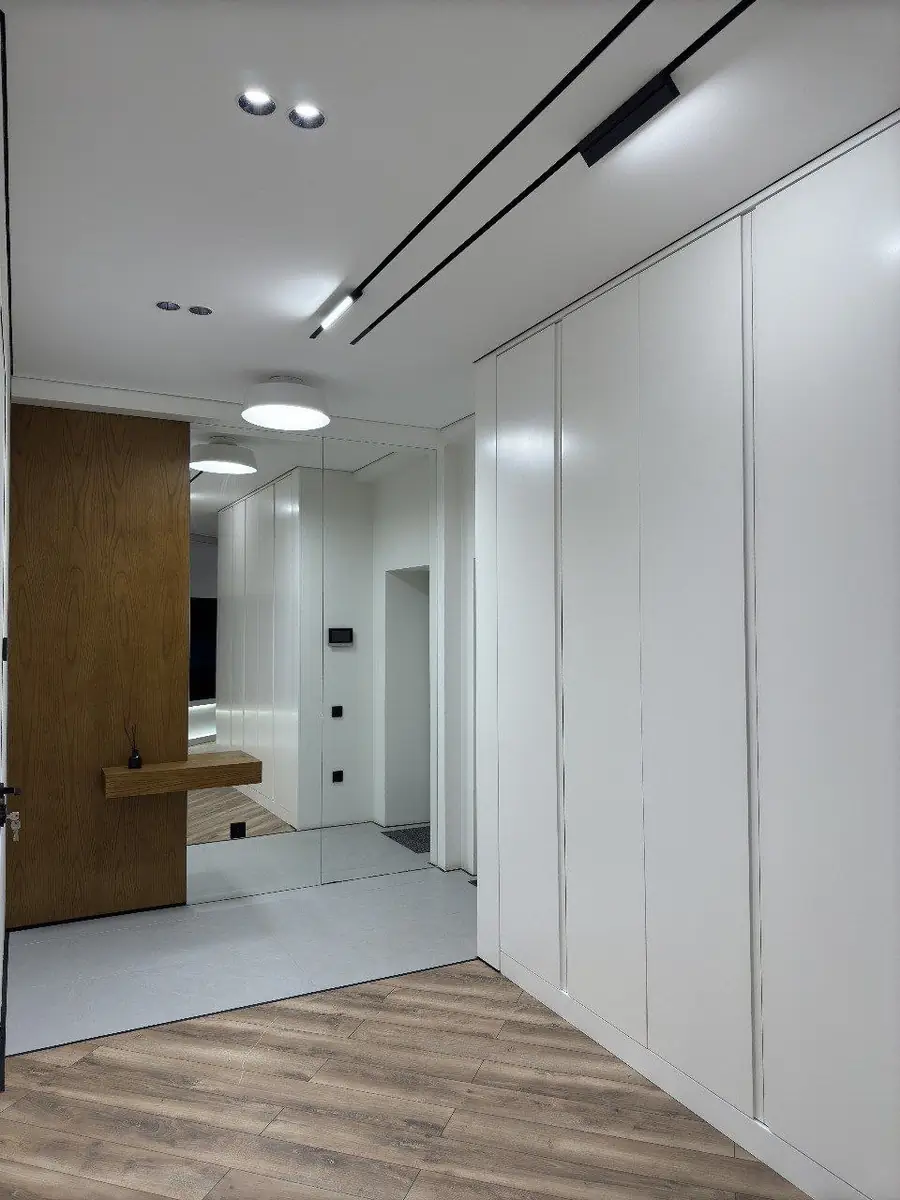 3 xonali kvartira sotiladi − 102 m²