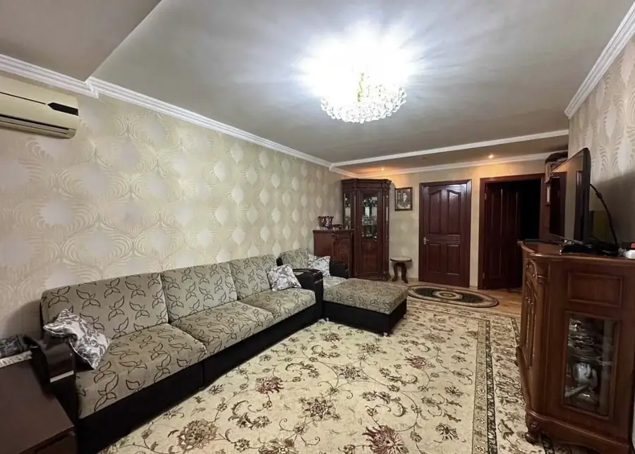 Продается 3-комнатная квартира − 67 м²