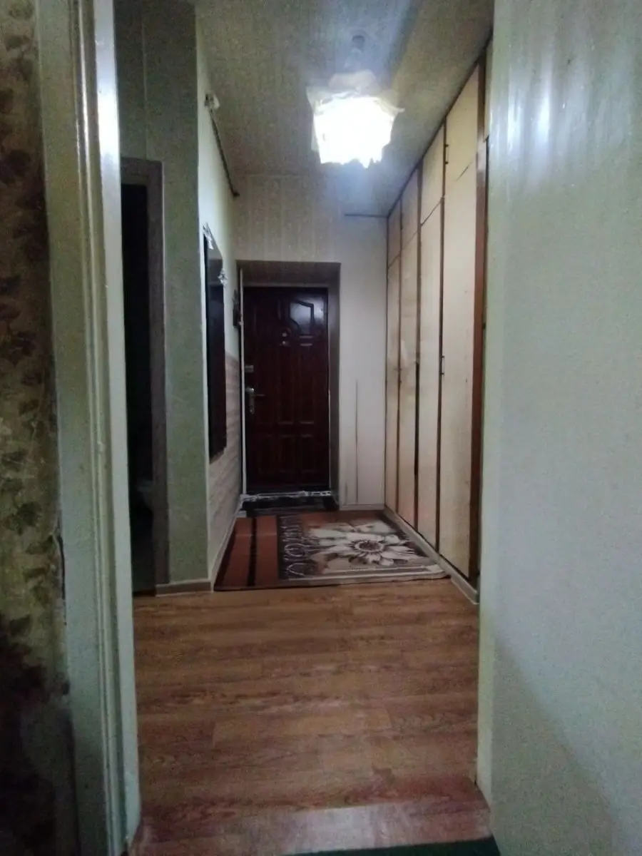 3 xonali kvartira sotiladi − 70 m²