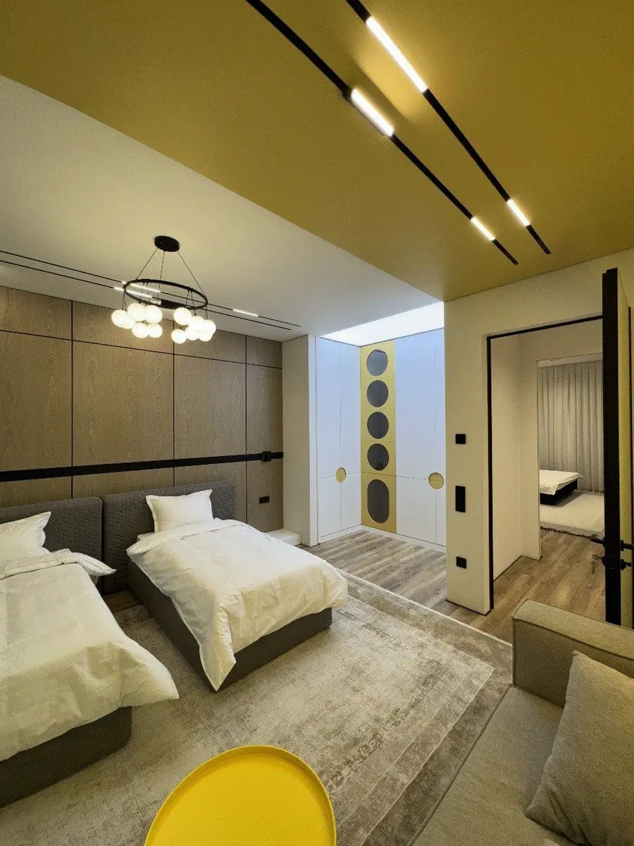 3 xonali kvartira sotiladi − 102 m²