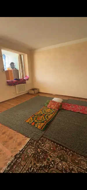 2 xonali kvartira sotiladi − 90 m²