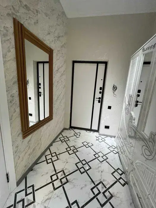 1 xonali kvartira sotiladi − 33 m²