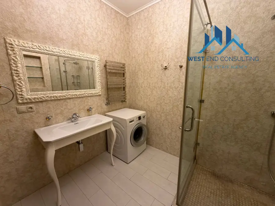 Ijaraga 3 xonali kvartira − 140 m²