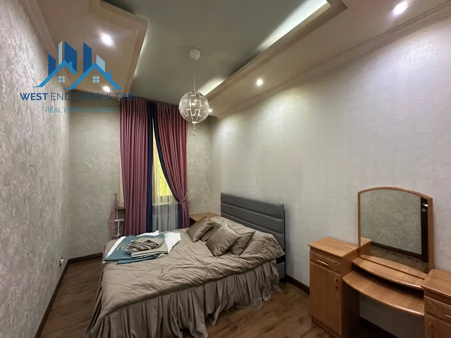 Сдается Более 5-комнатная квартира − 160 м²