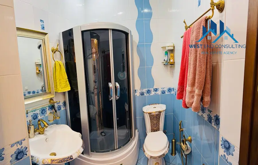 Ijaraga 3 qavatli uy − 350 m²