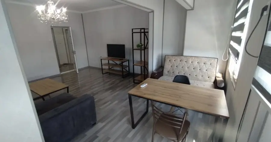 Сдается 2-комнатная квартира − 70 м²