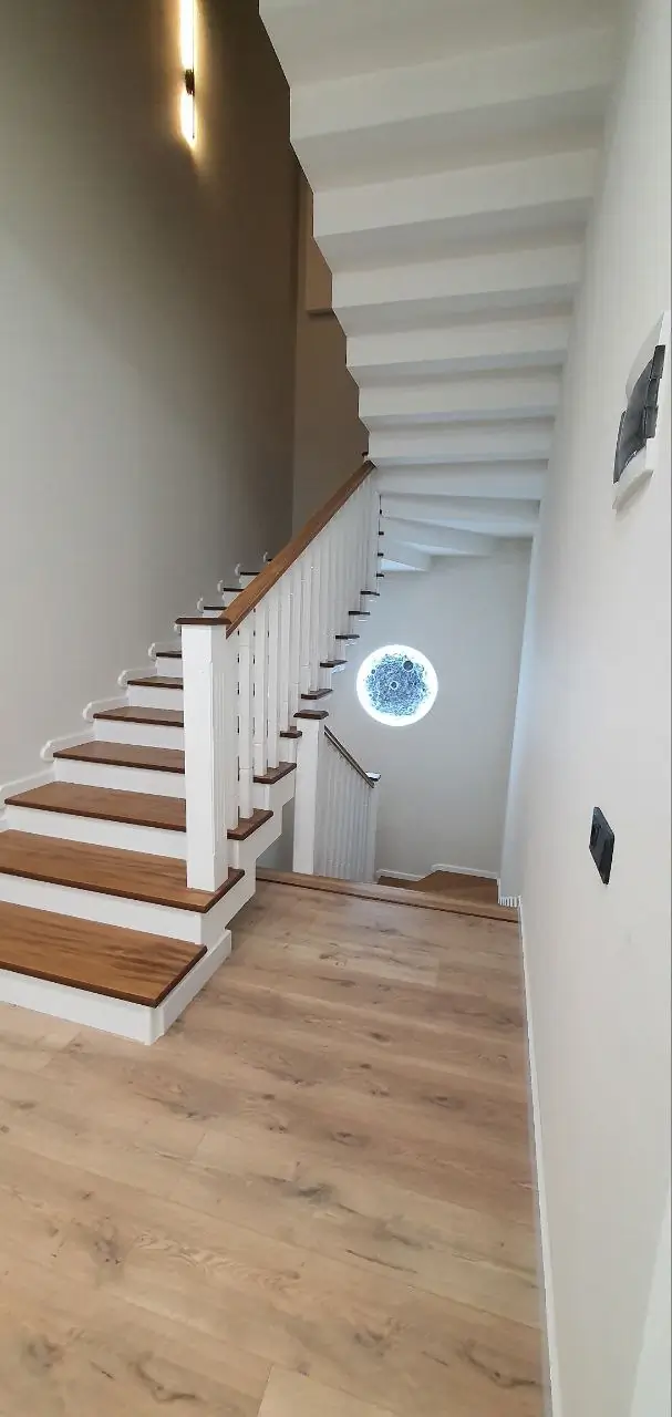 Ijaraga 2 qavatli uy − 200 m²