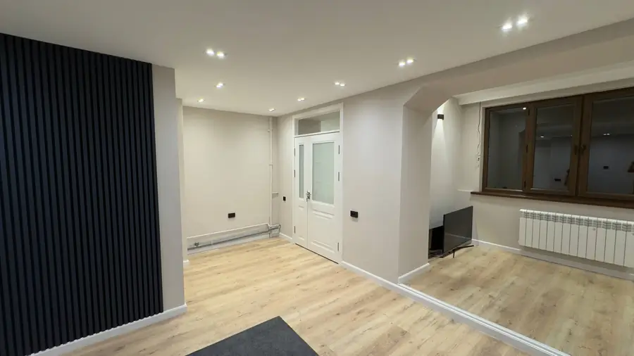 3 xonali kvartira sotiladi − 65 m²