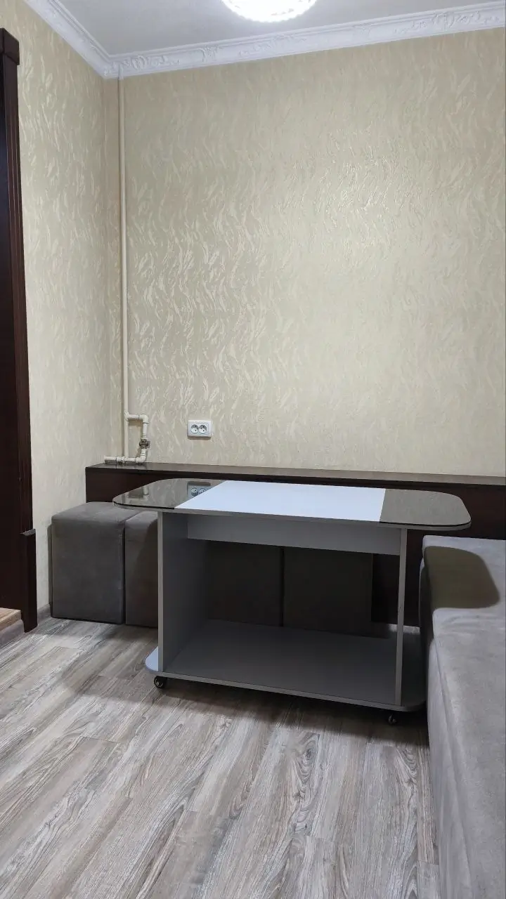 2 xonali kvartira sotiladi − 52 m²
