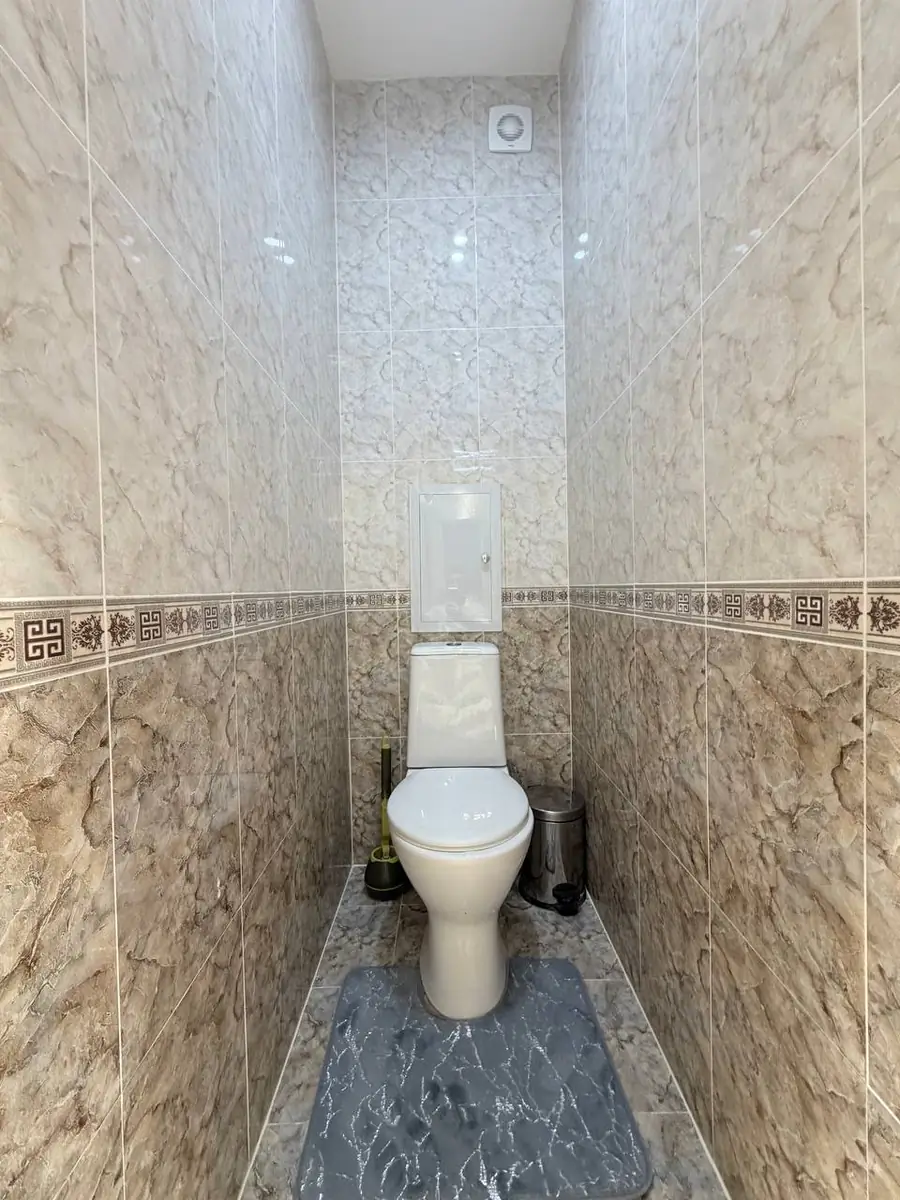4 xonali kvartira sotiladi − 76 m²