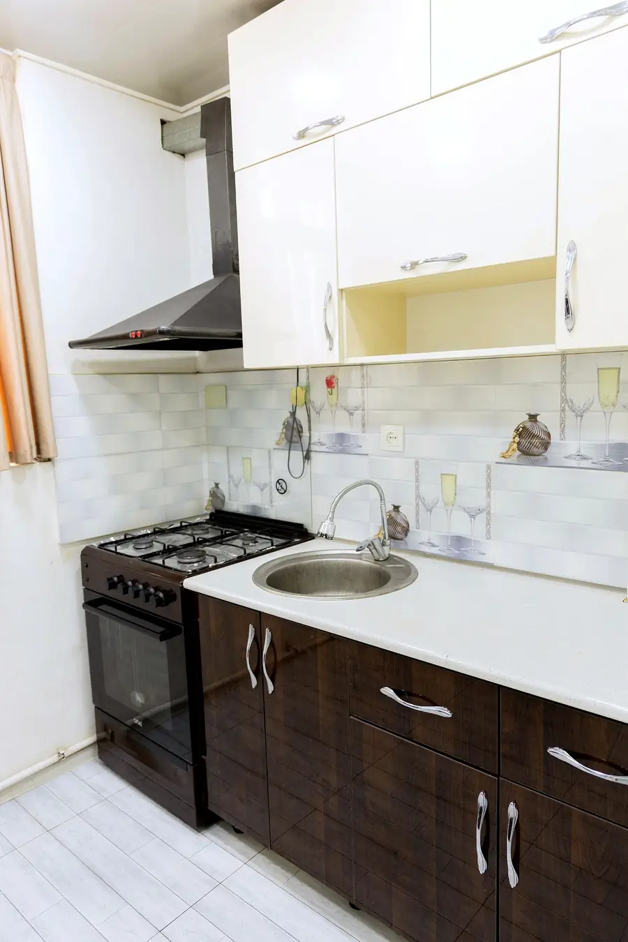 Посуточно 2-комнатная квартира − 55 м²