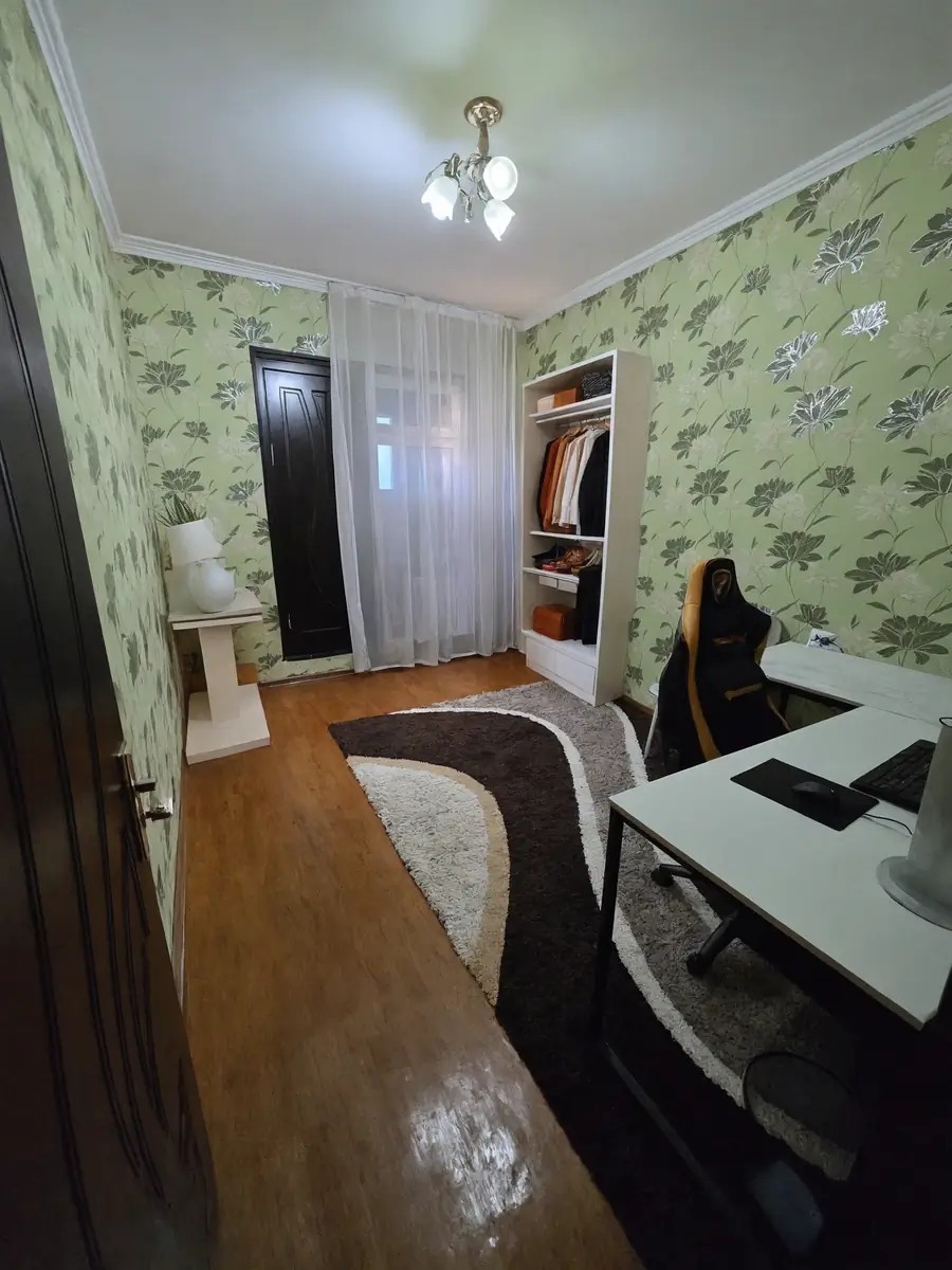 Продается 3-комнатная квартира − 87 м²