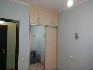 Сдается 2-комнатная квартира − 60 м²