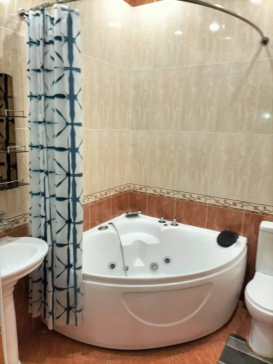 Ijaraga 2 qavatli uy − 200 m²