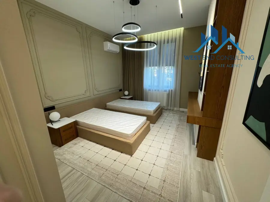 Сдается 3-комнатная квартира − 106 м²
