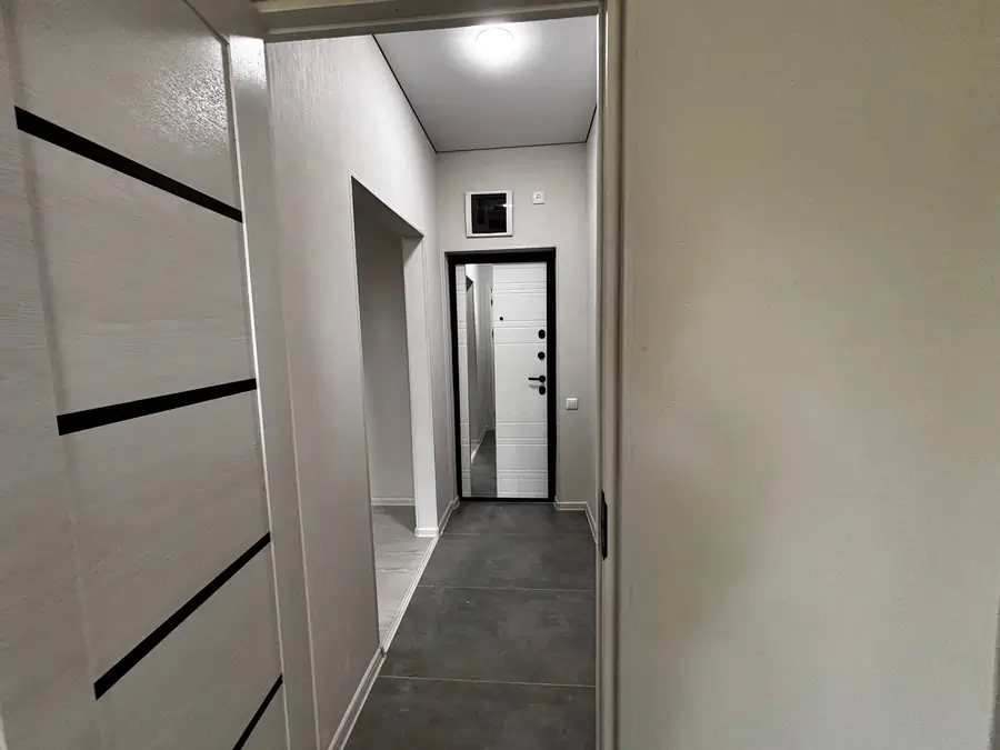 2 xonali kvartira sotiladi − 30 m²