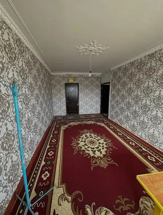 2 xonali kvartira sotiladi − 42 m²