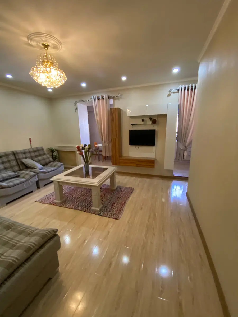 4 xonali kvartira sotiladi − 105 m²