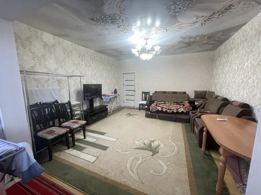 Продается 3-комнатная квартира − 72 м²