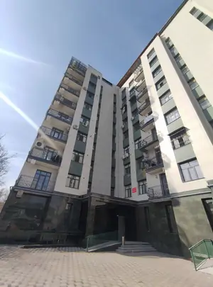 4 xonali kvartira sotiladi − 117.7 m²