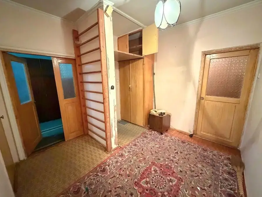 3 xonali kvartira sotiladi − 75 m²