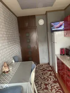 3 xonali kvartira sotiladi − 71 m²