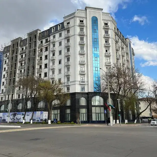 Более 5 xonali kvartira sotiladi − 154 m²