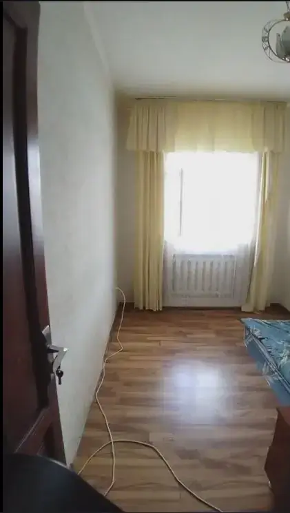 4 xonali kvartira sotiladi − 110 m²