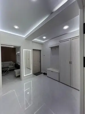 3 xonali kvartira sotiladi − 73 m²