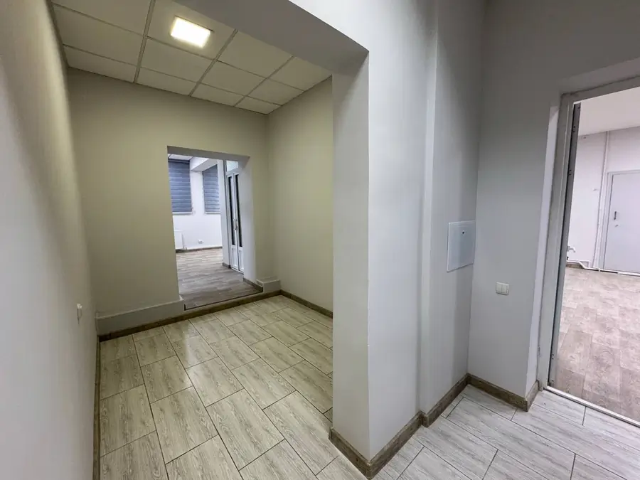 Ijaraga ofis − 400 m²
