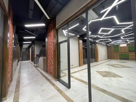 Ofis − 80 m², 0/4 qavat