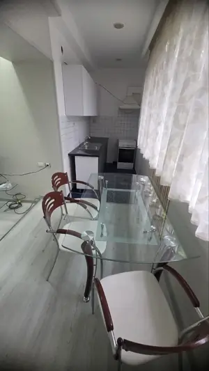 Сдается 3-комнатная квартира − 65 м²