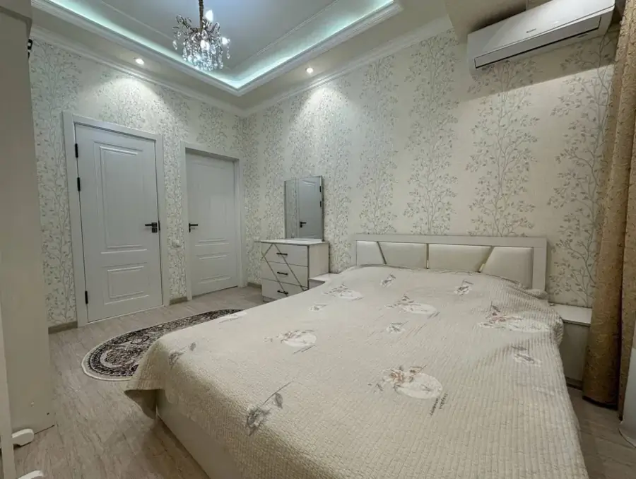 Продается 4-комнатная квартира − 110 м²