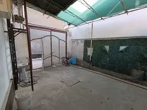 1 qavatli uy − 200 m², 2 sot.