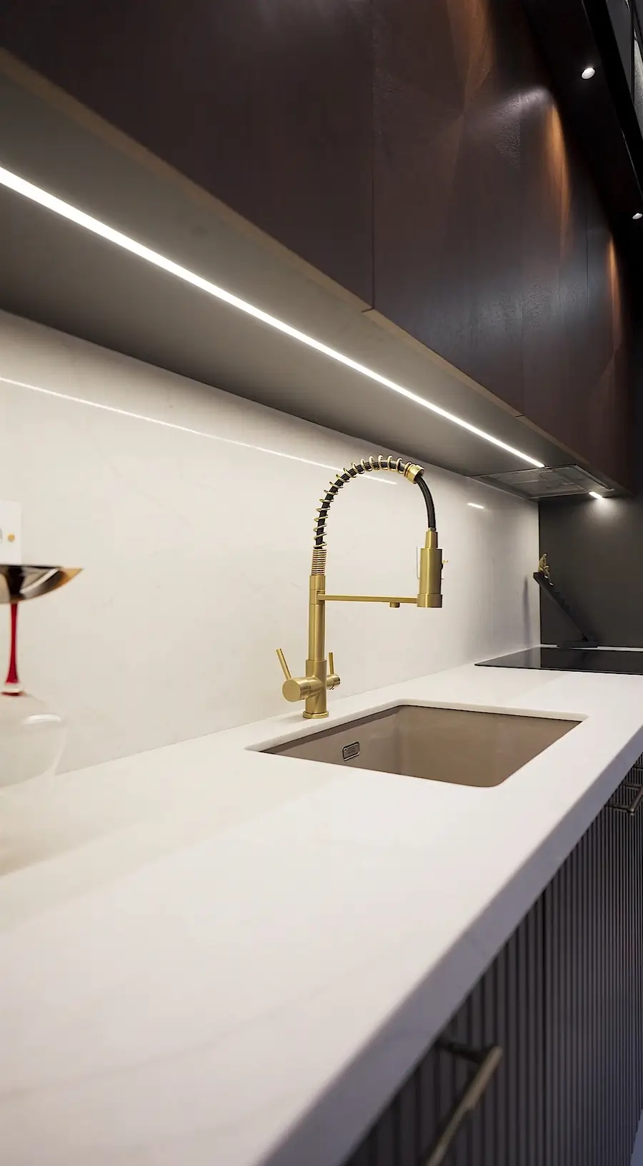 Продается 3-комнатная квартира − 126 м²