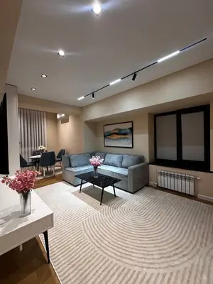 2 xonali kvartira sotiladi − 55 m²