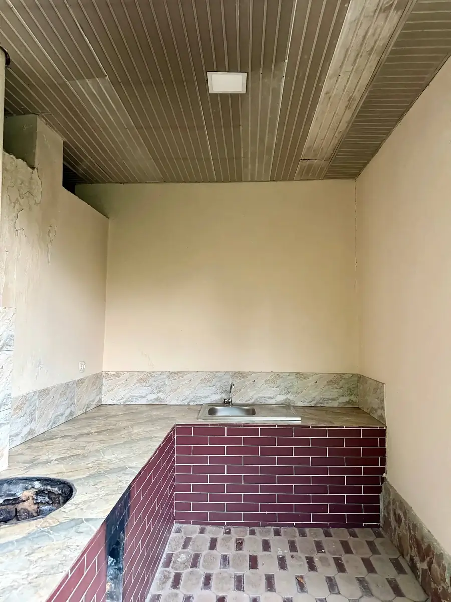 Ijaraga 1 qavatli uy − 400 m²