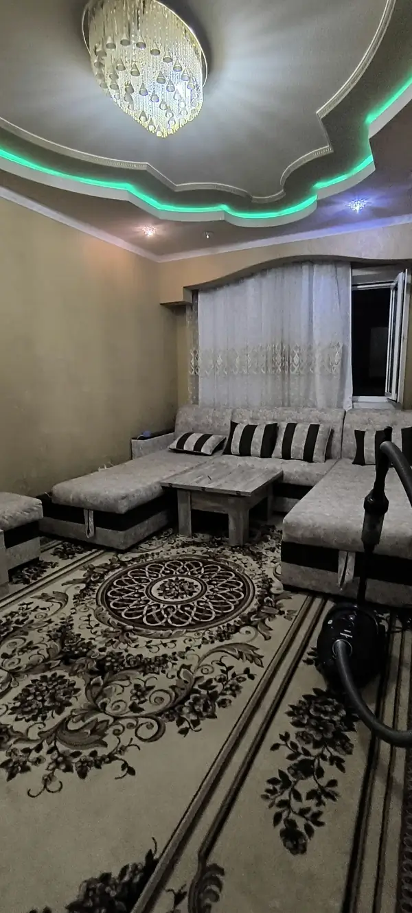 3 xonali kvartira sotiladi − 70 m²