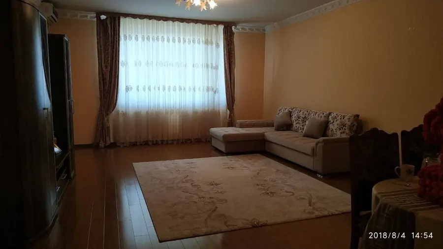 2 qavatli uy sotiladi − 3.7 m²