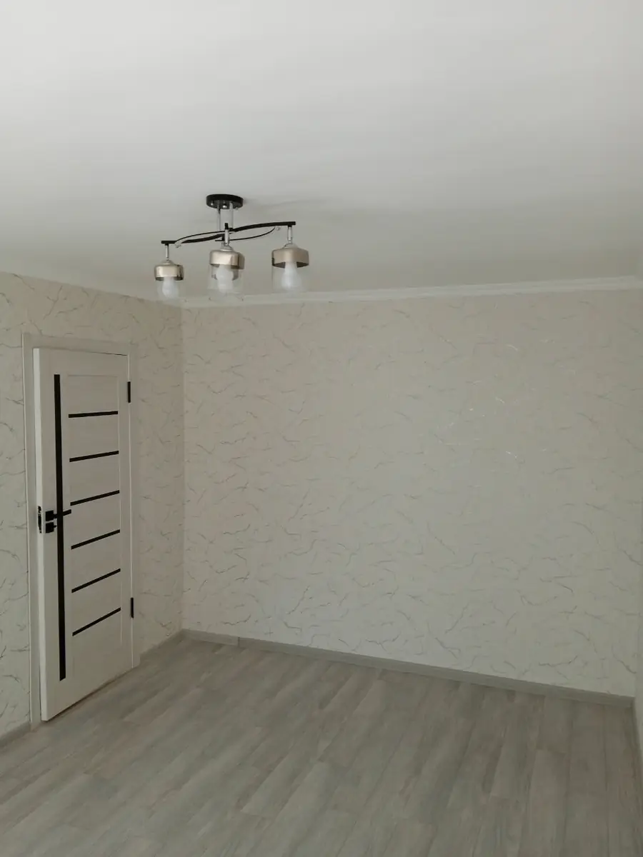 Продается 1-комнатная квартира − 30 м²