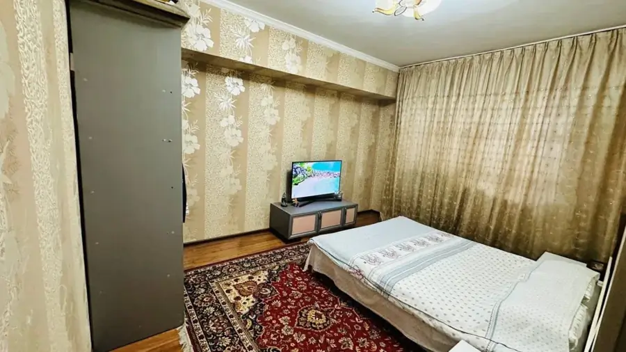 Продается 4-комнатная квартира − 100 м²
