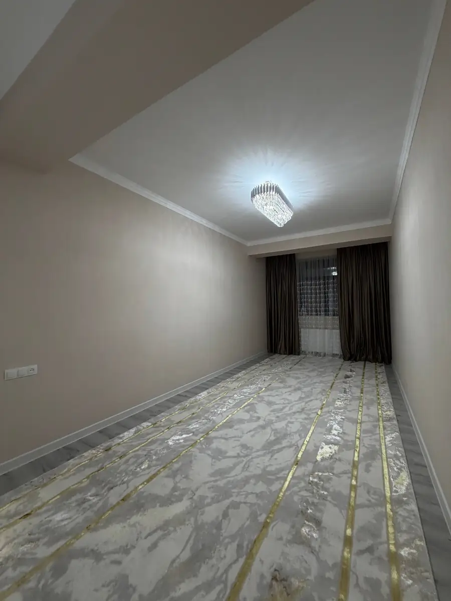 Продается 2-комнатная квартира − 80 м²