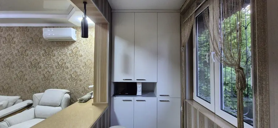2 xonali kvartira sotiladi − 50 m²