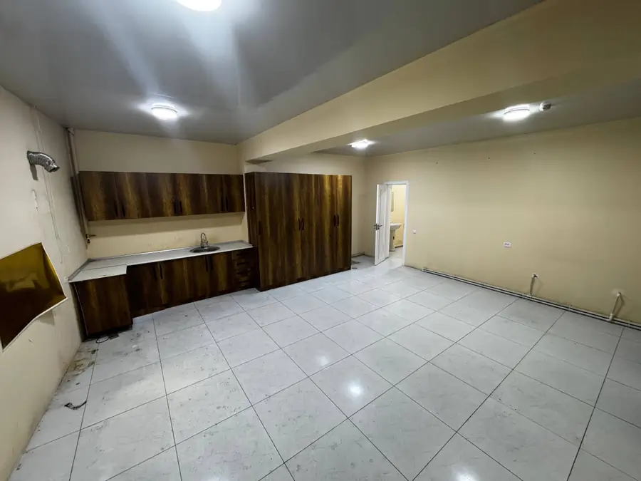Ijaraga ombor − 550 m²